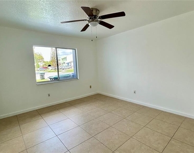 2612 London Bridge Court - Photo Thumbnail 9
