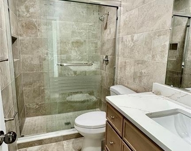 2612 London Bridge Court - Photo Thumbnail 20
