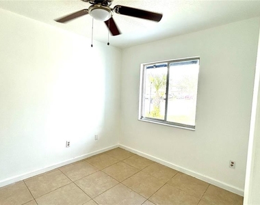 2612 London Bridge Court - Photo Thumbnail 10