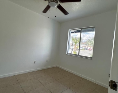 2612 London Bridge Court - Photo Thumbnail 13