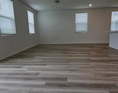 2110 Crape Jasmine Lane - Photo Thumbnail 4