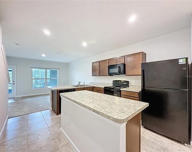 409 Sedgewick Drive - Photo Thumbnail 5