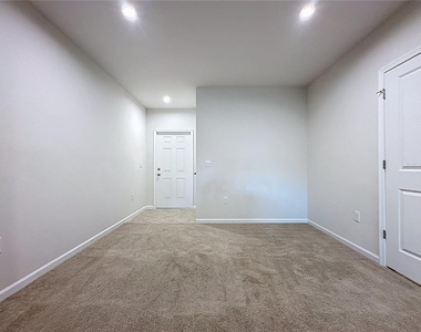 409 Sedgewick Drive - Photo Thumbnail 12