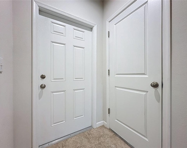 409 Sedgewick Drive - Photo Thumbnail 9