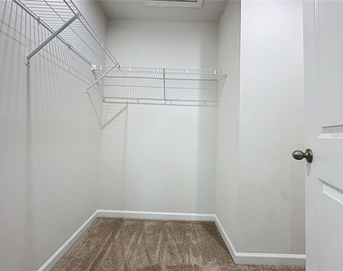409 Sedgewick Drive - Photo Thumbnail 35