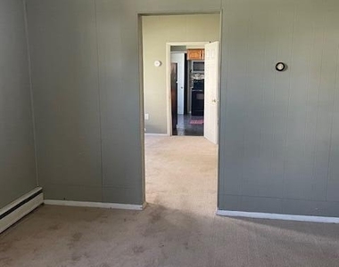 3245 Pittston Avenue - Photo Thumbnail 4
