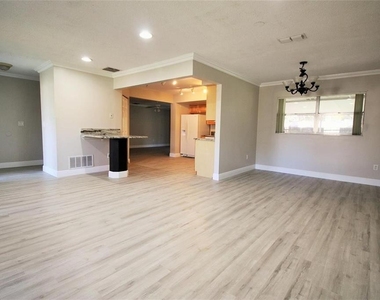 109 Donnington Court - Photo Thumbnail 5