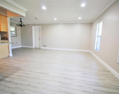 109 Donnington Court - Photo Thumbnail 4
