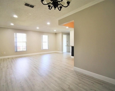 109 Donnington Court - Photo Thumbnail 6