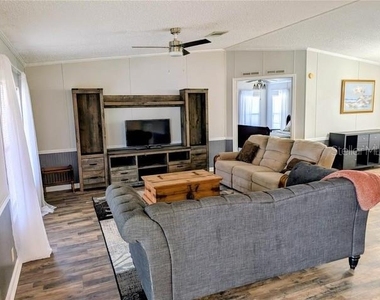 25836 Manhattan Lane - Photo Thumbnail 4