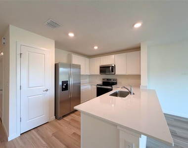 6604 Sw 82nd Loop - Photo Thumbnail 5