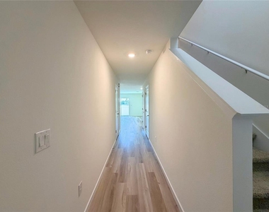 6604 Sw 82nd Loop - Photo Thumbnail 1