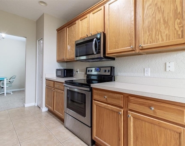 4555 Sw 52nd Circle - Photo Thumbnail 14
