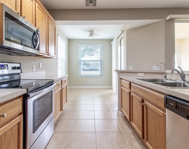 4555 Sw 52nd Circle - Photo Thumbnail 16