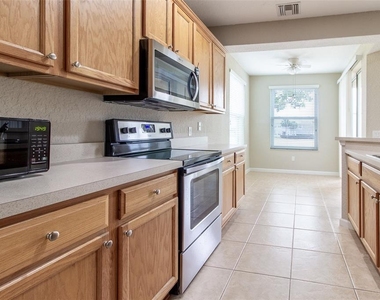 4555 Sw 52nd Circle - Photo Thumbnail 15