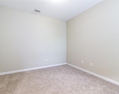 4555 Sw 52nd Circle - Photo Thumbnail 7