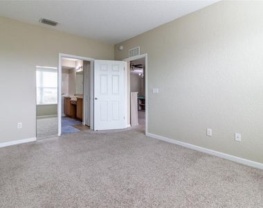 4555 Sw 52nd Circle - Photo Thumbnail 24