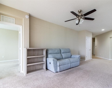 4555 Sw 52nd Circle - Photo Thumbnail 9
