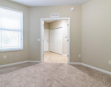 4555 Sw 52nd Circle - Photo Thumbnail 5