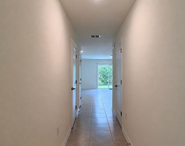6605 Sw 81st Loop - Photo Thumbnail 2