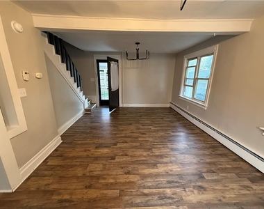 620 Martins Lane - Photo Thumbnail 3