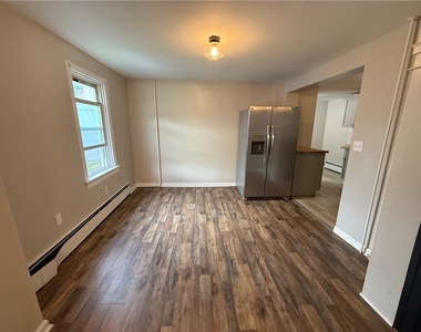 620 Martins Lane - Photo Thumbnail 4