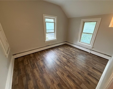 620 Martins Lane - Photo Thumbnail 12