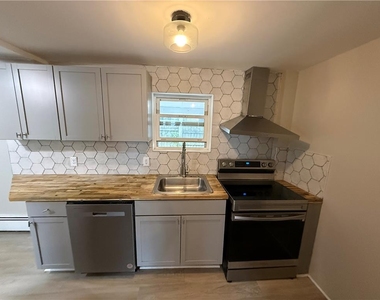 620 Martins Lane - Photo Thumbnail 6