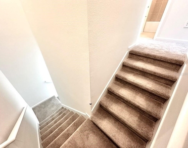 5848 Energy Way - Photo Thumbnail 14