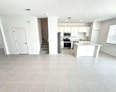 5848 Energy Way - Photo Thumbnail 10
