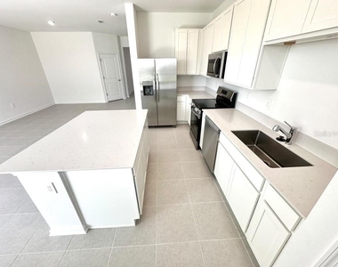 5848 Energy Way - Photo Thumbnail 8