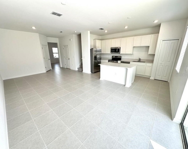 5848 Energy Way - Photo Thumbnail 9
