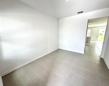 5848 Energy Way - Photo Thumbnail 3