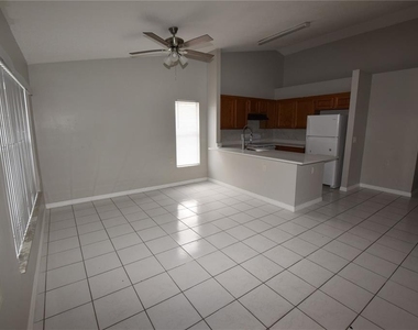 1023 Cranberry Drive - Photo Thumbnail 4