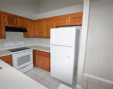 1023 Cranberry Drive - Photo Thumbnail 12