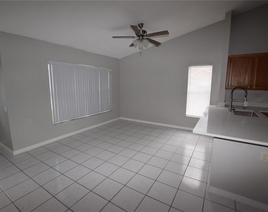 1023 Cranberry Drive - Photo Thumbnail 5
