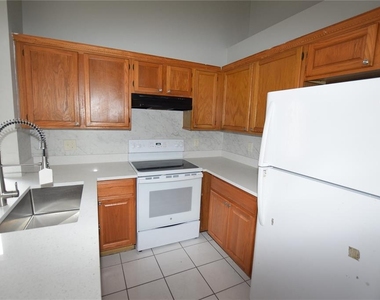 1023 Cranberry Drive - Photo Thumbnail 11