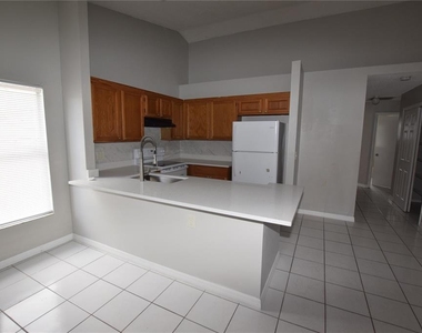 1023 Cranberry Drive - Photo Thumbnail 8