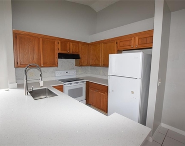 1023 Cranberry Drive - Photo Thumbnail 10