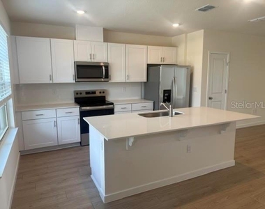 16546 Barbours Creek Way - Photo Thumbnail 3