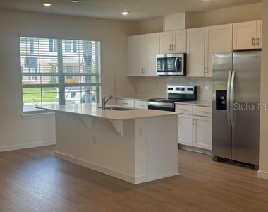 16546 Barbours Creek Way - Photo Thumbnail 4