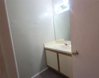 4113 S Semoran Boulevard - Photo Thumbnail 17