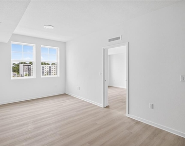 5563 Millenia Park Blvd - Photo Thumbnail 4