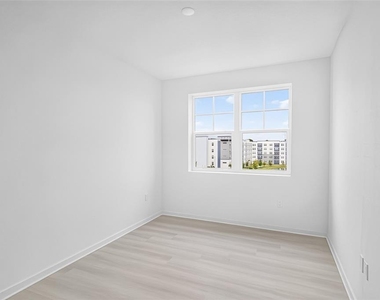 5563 Millenia Park Blvd - Photo Thumbnail 10