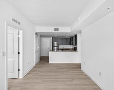 5563 Millenia Park Blvd - Photo Thumbnail 3