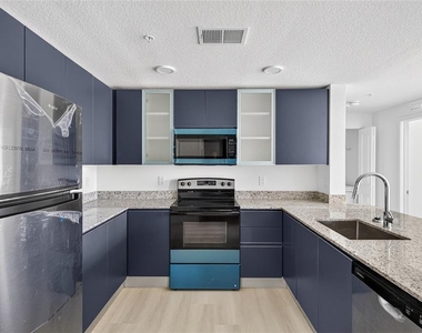 5563 Millenia Park Blvd - Photo Thumbnail 1