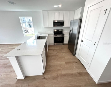 1574 Plank Place - Photo Thumbnail 6