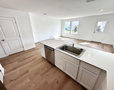 1574 Plank Place - Photo Thumbnail 7