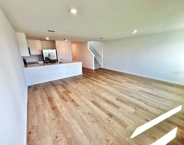 2986 Cherry Lane - Photo Thumbnail 9