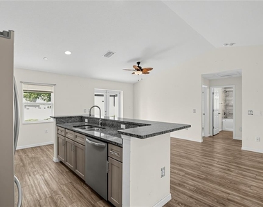 4334 E Maryland Street - Photo Thumbnail 12